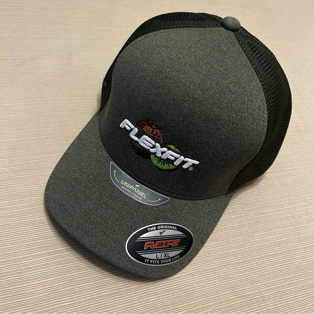 NEW Flexfit Kiwi Fruit Cap Men’s L/XL Grey Black Stretch Fit Unipanel Truck Hat